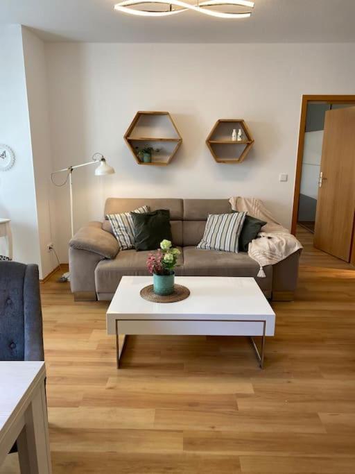 Zell am Main Taufrische Ferienwohnung Wuerzburg מראה חיצוני תמונה